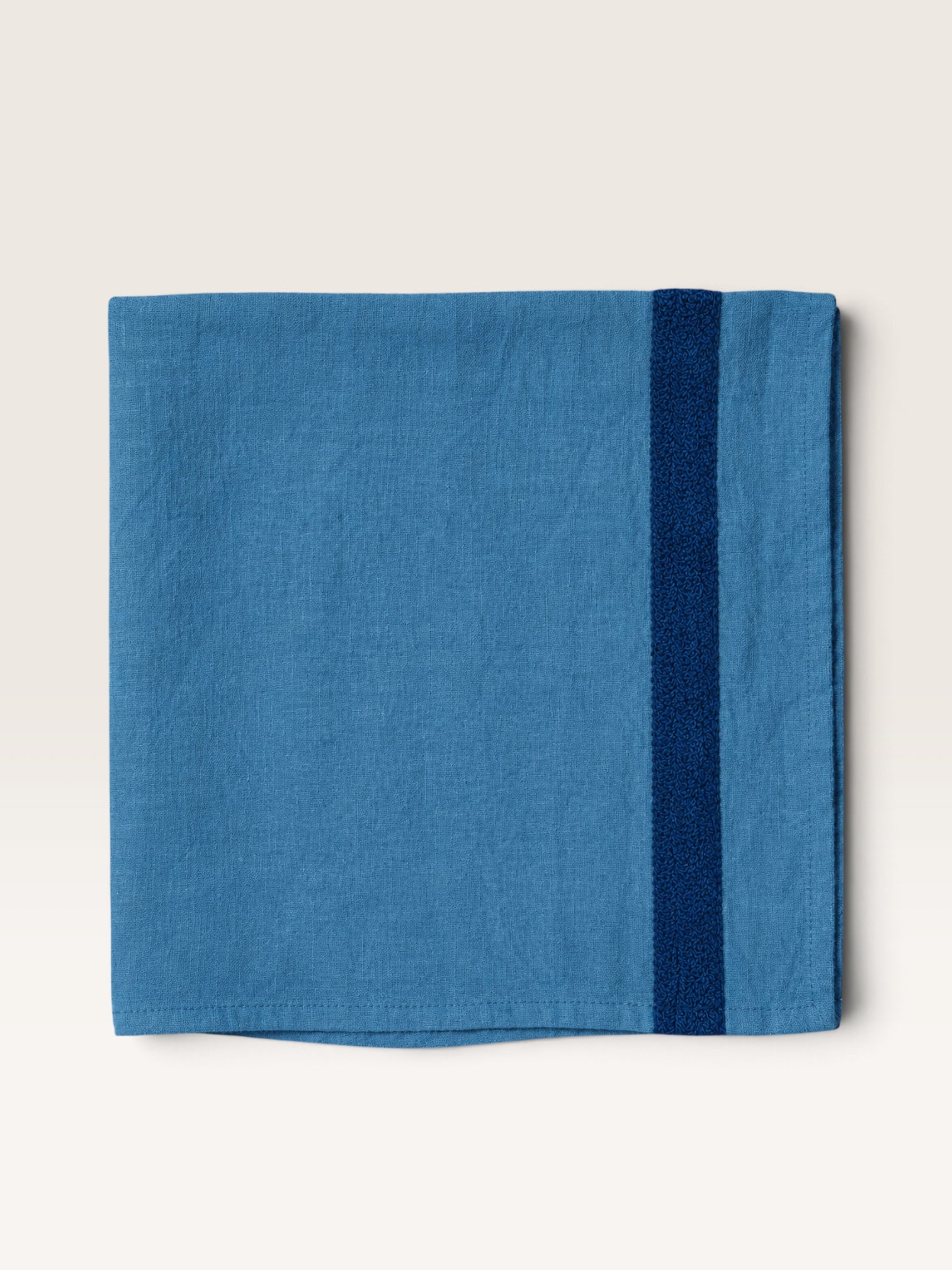 couleur-bleu-clair-brode-bleu