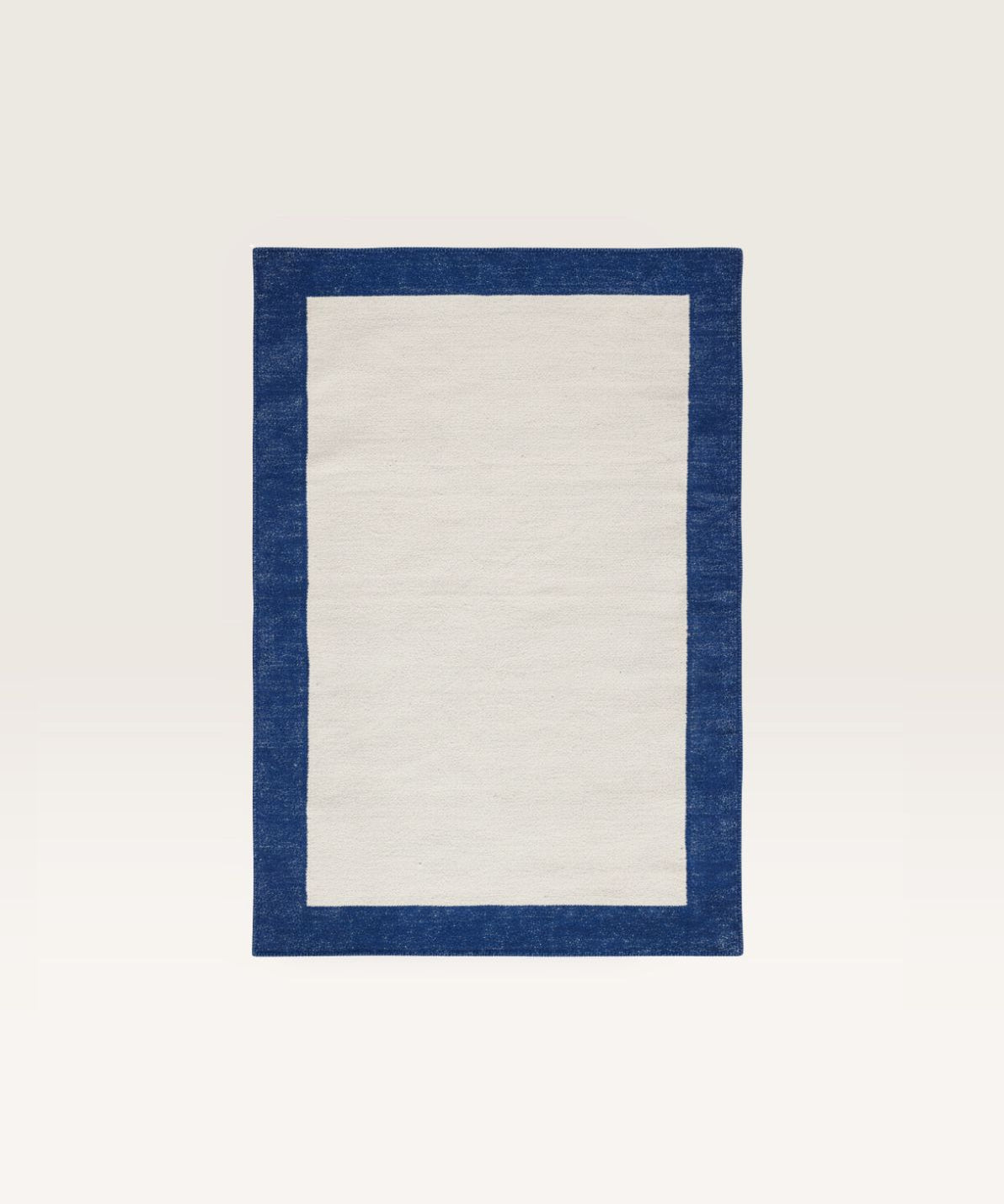 couleur-ecru-bord-bleu