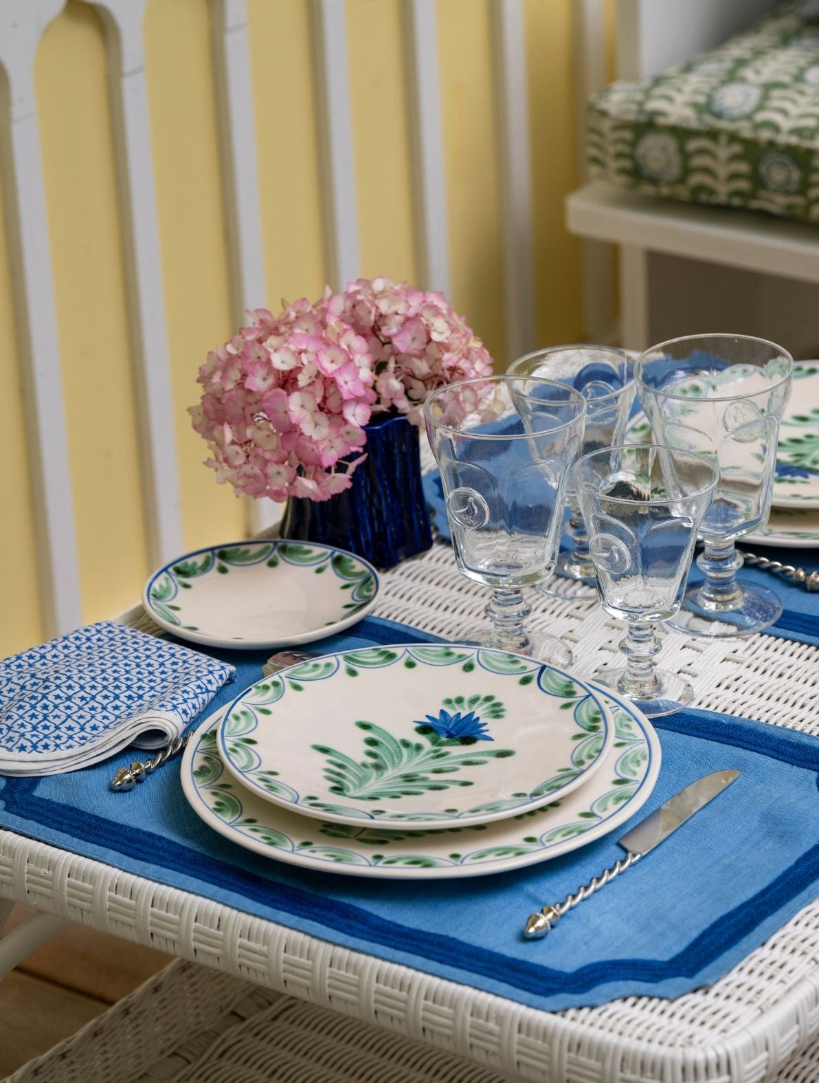 couleur-bleu-clair-brode-bleu
