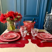 Find everything for a romantic dinner on Casa Lopez 🌷

#tissu #casalopez #paris #decorationinterieur #decor 
#inspo #home #interiordecor #interiordesign #discover #flower #table