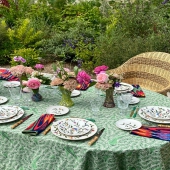 Soon the return of outdoor lunches ☀️

#tissu #casalopez #paris #decorationinterieur #decor 
#inspo #home #interiordecor #interiordesign #discover #flower #table