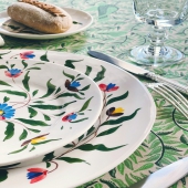 Impératrice mood ! And you ? 👑

#tissu #casalopez #paris #decorationinterieur #decor #inspo #home #interiordecor #interiordesign #discover #flower #summer #tissu #sunny #sun #outside #tapis #salon