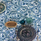 Summer lunch with birds set ! 🦋 
#arcos fabric @casa__lopez & @carolinairvingtextiles 

#tissu #casalopez #paris #decorationinterieur #decor #inspo #home #interiordecor #interiordesign #discover #flower #summer #tissu #sunny #sun #outside #tapis #salon