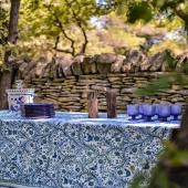 Outdoor dining in the sun ⭐️

#tissu #casalopez #paris #decorationinterieur #decor #inspo #home #interiordecor #interiordesign #discover #flower #summer #tissu #sunny #sun #outside #tapis #salon